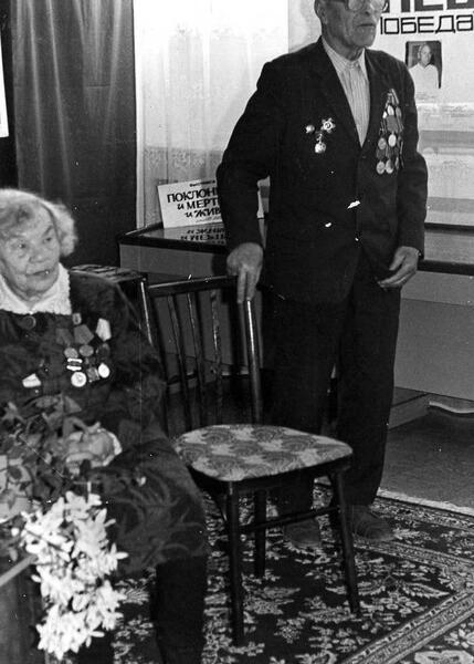 Как воевали наши земляки. Фото: Г.С. Брюханов в Кежемском историко-этнографическом музее. 1995